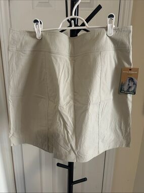 Royal Robbins Light Cream Outdoor Skort